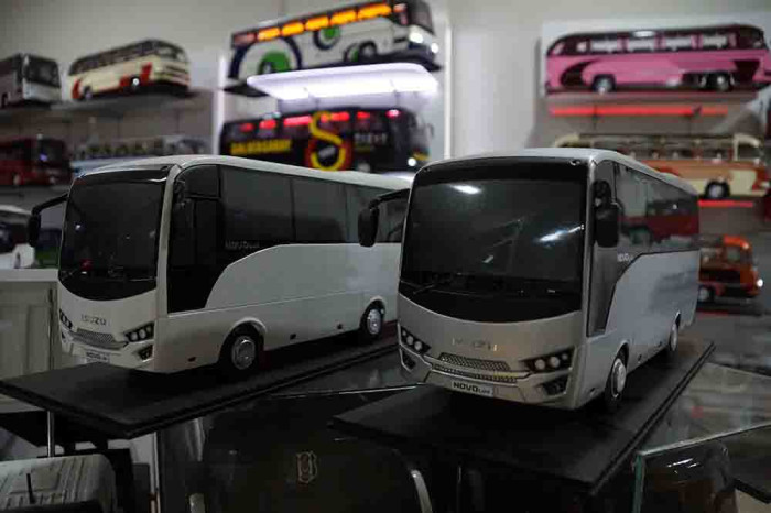 Aydın'da başladı dünyaya yayıldı, maket araçlar yoğun ilgi görüyor