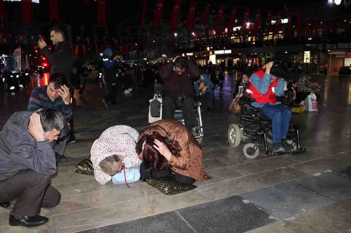Aydın’da “Çök-kapan-tutun” tatbikatı yapıldı