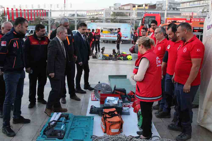 Aydın’da “Çök-kapan-tutun” tatbikatı yapıldı