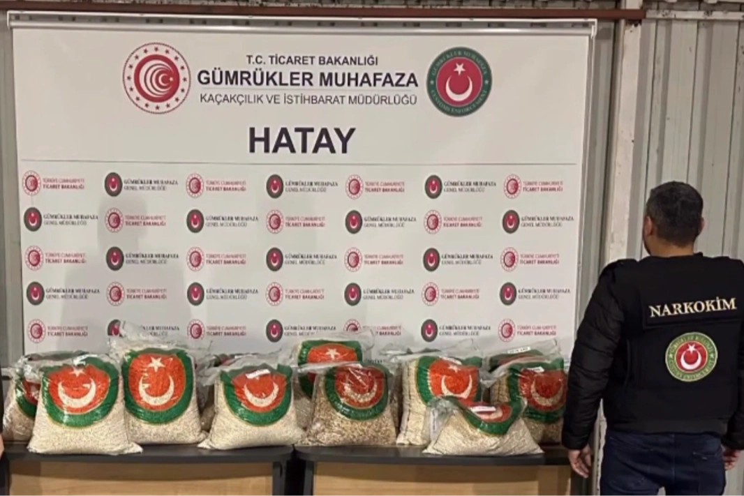 G&uuml;mr&uuml;klerde Rekor Yakalama: 673 Milyon TL&rsquo;lik Uyuşturucu Ele Ge&ccedil;irildi