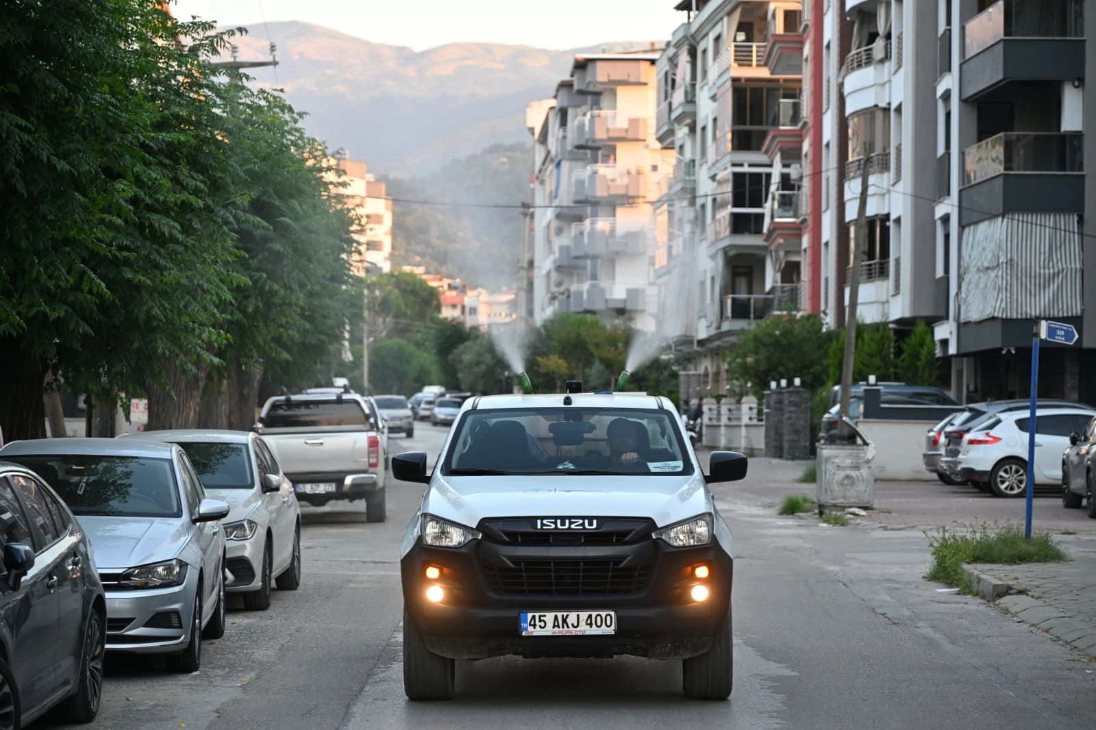 Manisa Salihli k&ouml;şe bucak ila&ccedil;ladı