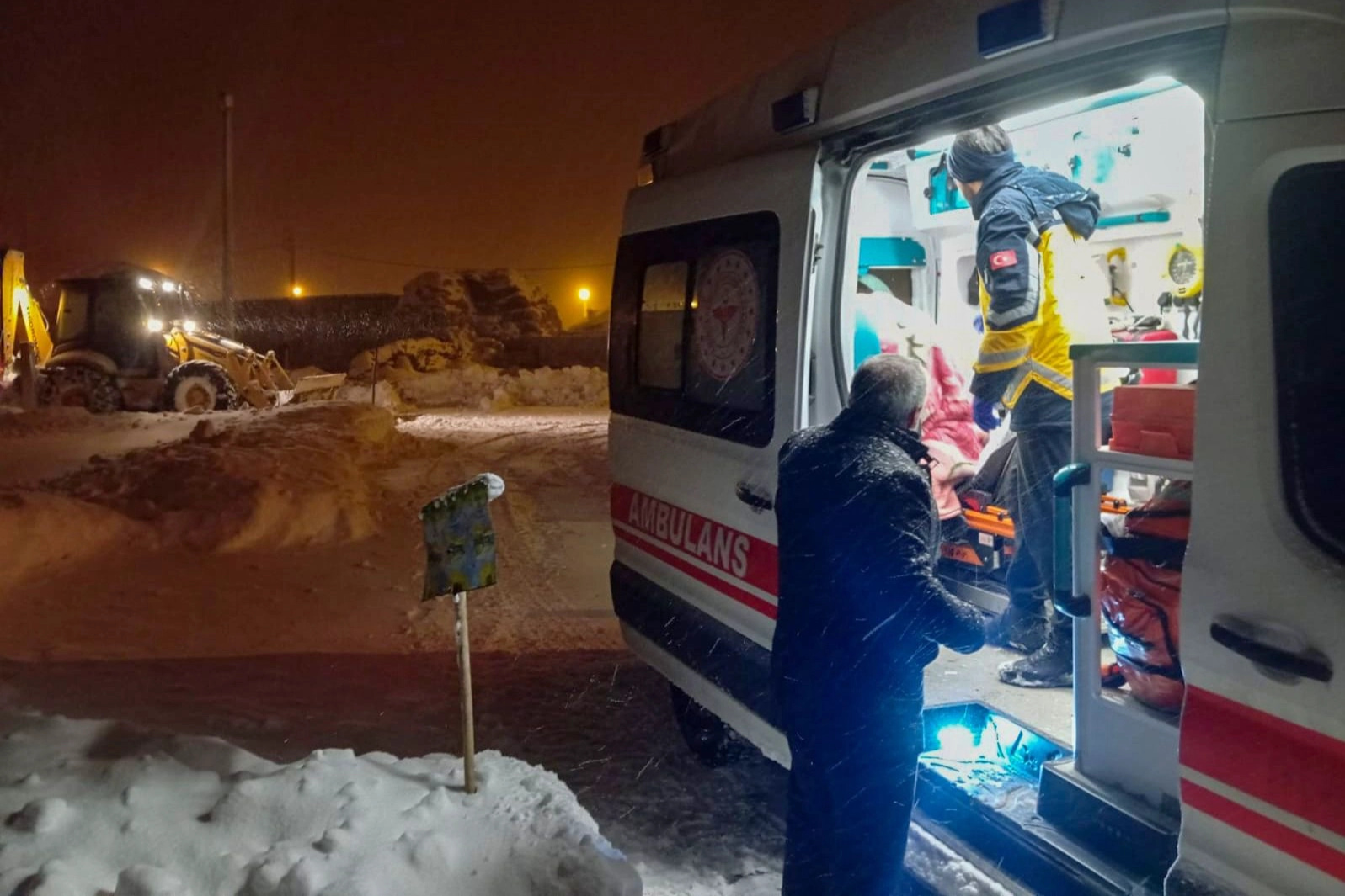 Van'da yaşamı durduran kar afeti