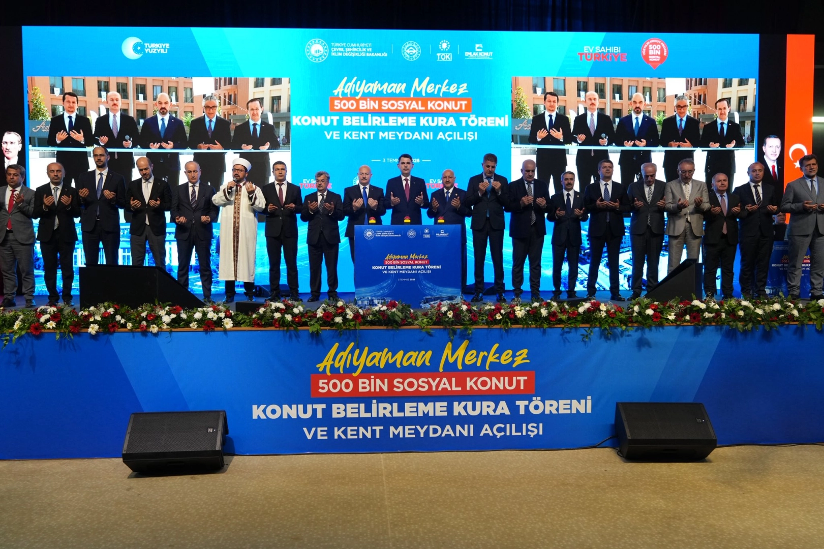 Adıyaman&rsquo;da 4 bin 905 sosyal konut i&ccedil;in kura &ccedil;ekildi... Yeni kent meydanı a&ccedil;ıldı