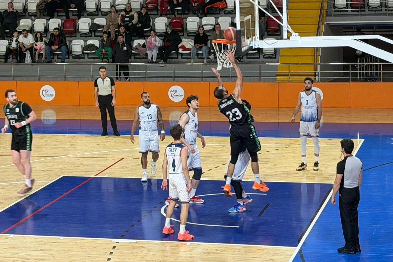 Liderden İstanbul&rsquo;da g&ouml;vde g&ouml;sterisi