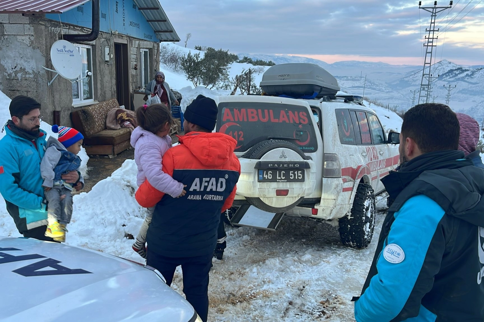 AFAD koordinasyonunda Onikişubat&rsquo;ta zorlu kış şartlarında hayati m&uuml;dahale