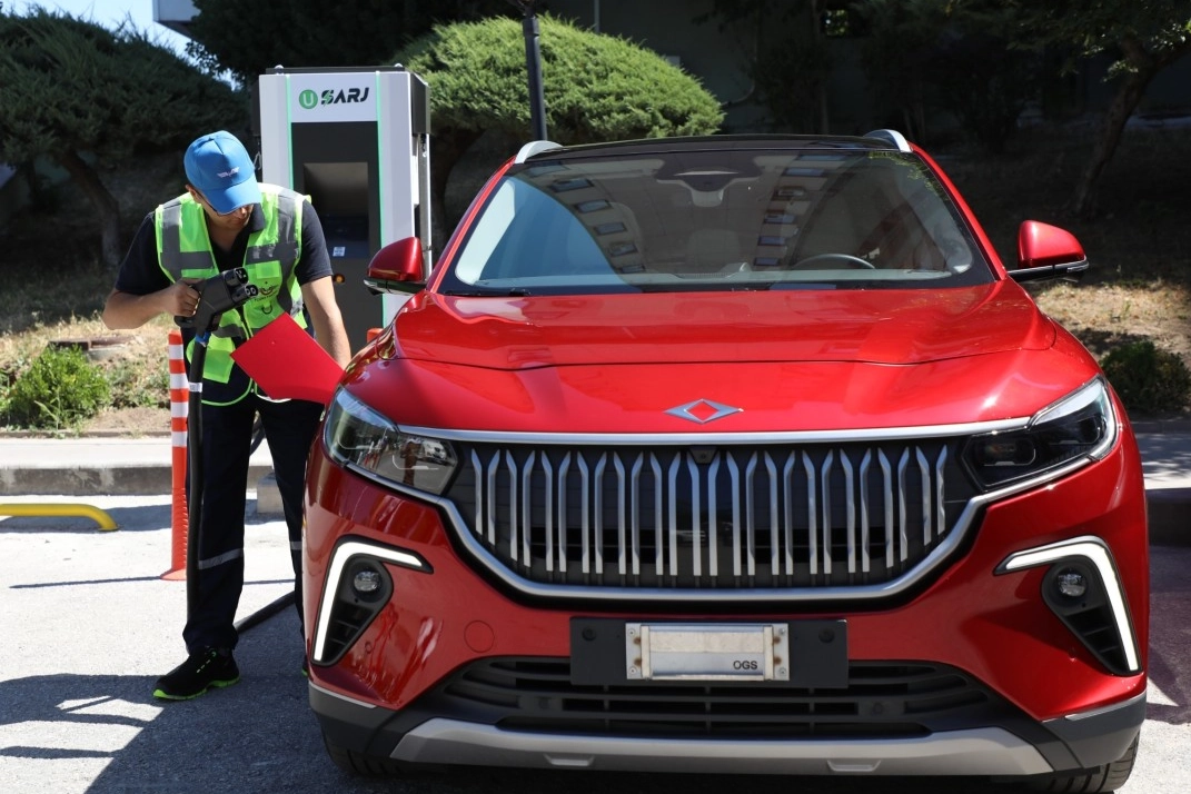 Türkiye’de Elektrikli Araç Rüzgârı! 231 Bini Aştı, Şarj Noktaları Patladı