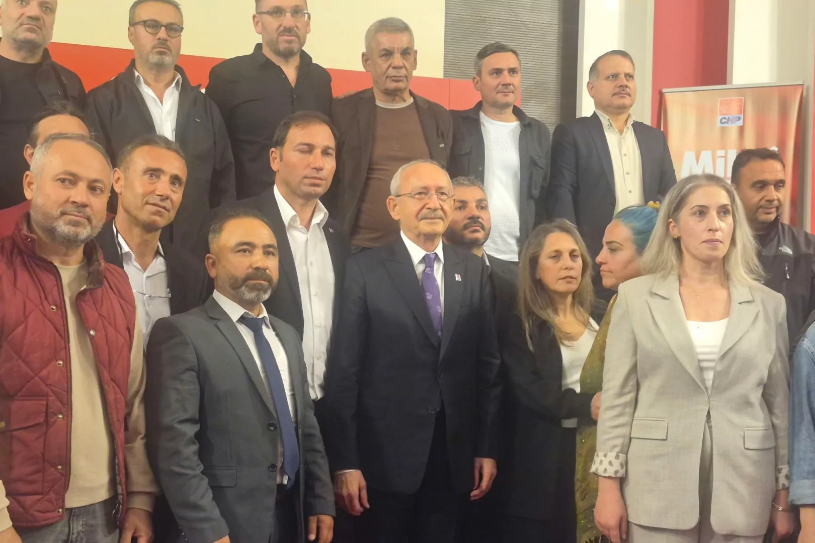 Staj ve &ccedil;ıraklık mağdurlarından CHP'ye ziyaret