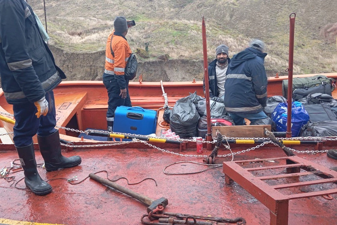 Ker&ccedil; Boğazı&rsquo;nda alarm: HAPPY ARAS&rsquo;taki m&uuml;rettebat kurtarıldı