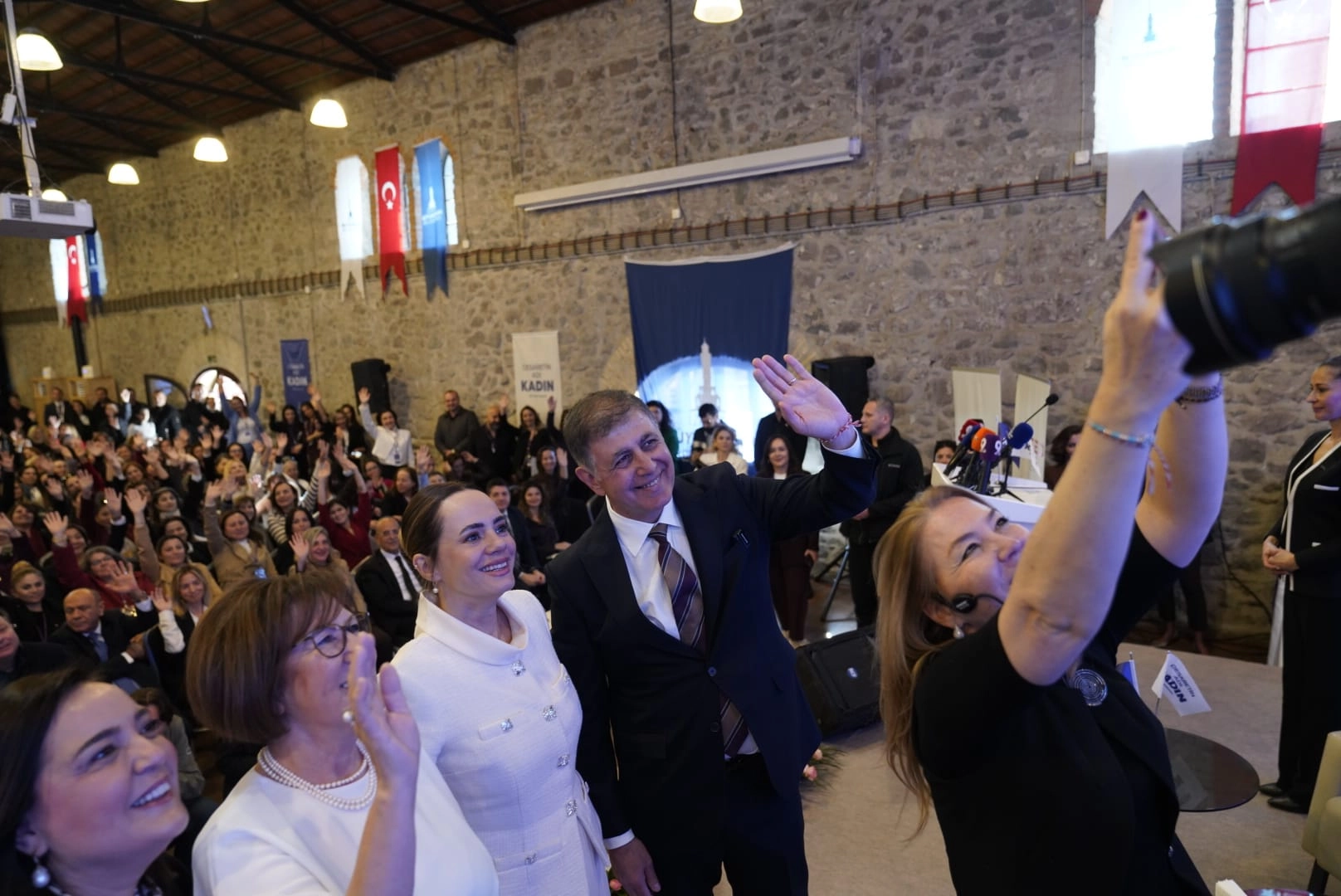 Kadınlar İzmir&rsquo;den ses verdi