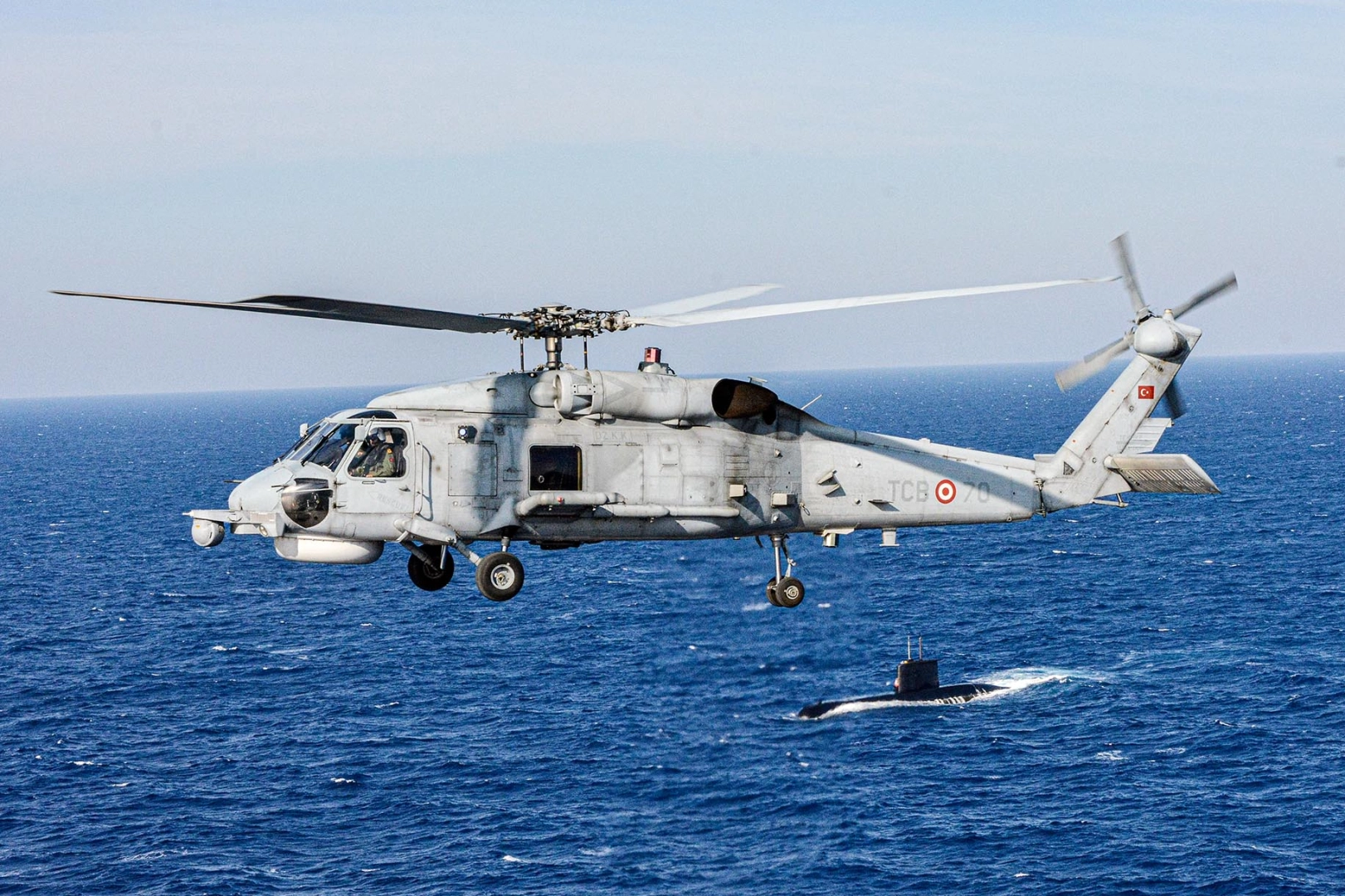 SH-70 helikopteri az kalsın düşüyordu!..