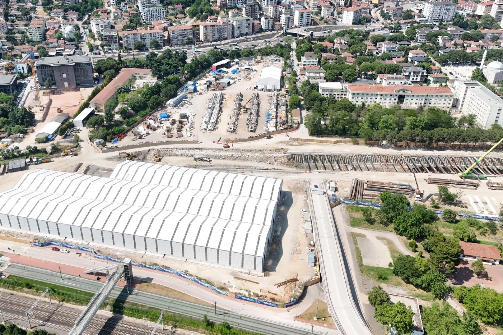 İzmit’te tüneller açılıyor, Körfezray yükseliyor
