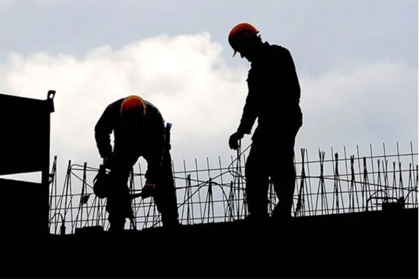 &Uuml;cretli &ccedil;alışan sayısı Şubat'ta arttı