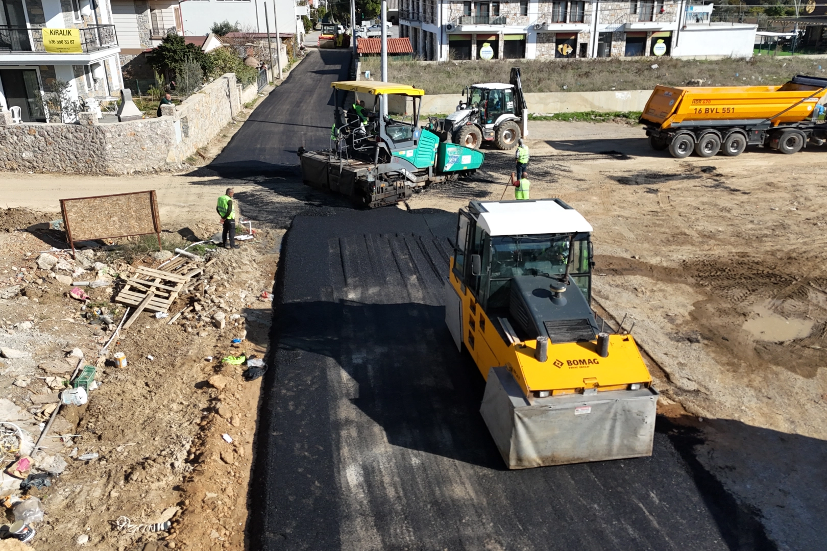 Dat&ccedil;a&rsquo;da 300 milyon TL&rsquo;lik yol ve altyapı yatırımı başladı