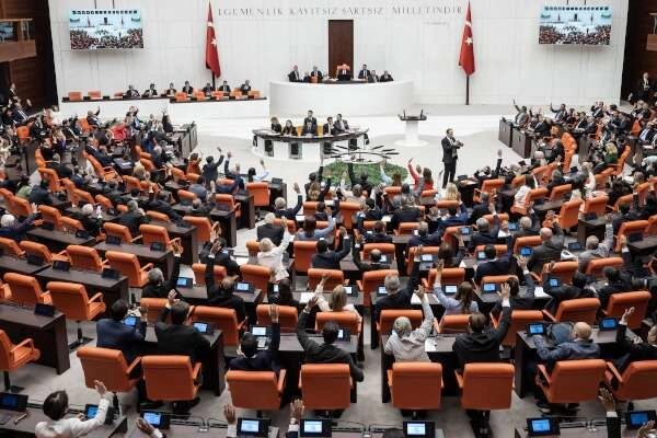 Anayasa ve Adalet komisyonları AK Parti’de kaldı, yeni yasama kulisi kuruldu