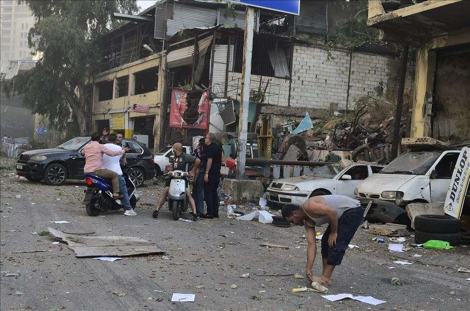 Beyrut'ta Büyük Patlama: Çevrede Bir Çok Bina Yıkıldı!