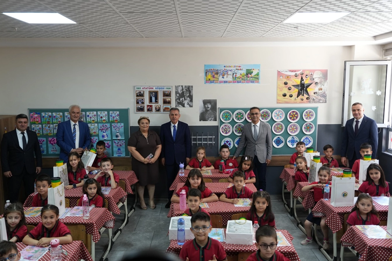 2025’e veda, karnelere merhaba: İzmir’de renkli görüntüler