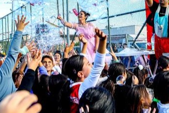 Tiyatro, konser, palyaço ve kitap: İzmir’de yaz şenliği