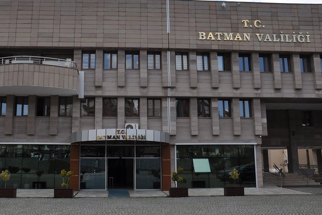Batman&rsquo;da parkta uzun namlulu silahla ateş a&ccedil;an ş&uuml;pheli tutuklandı