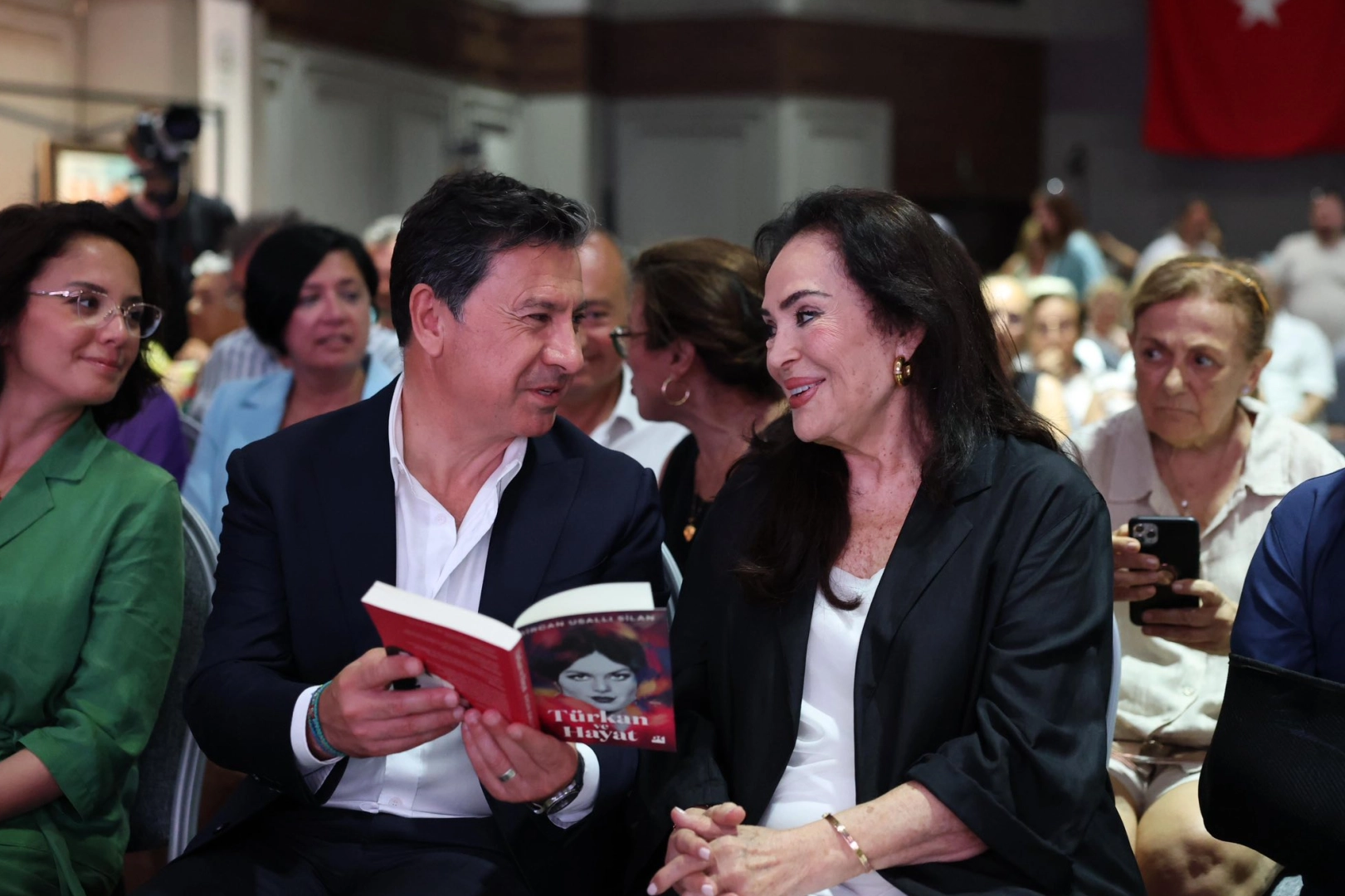 Zülfü Livaneli ve Türkan Şoray aynı sahnede