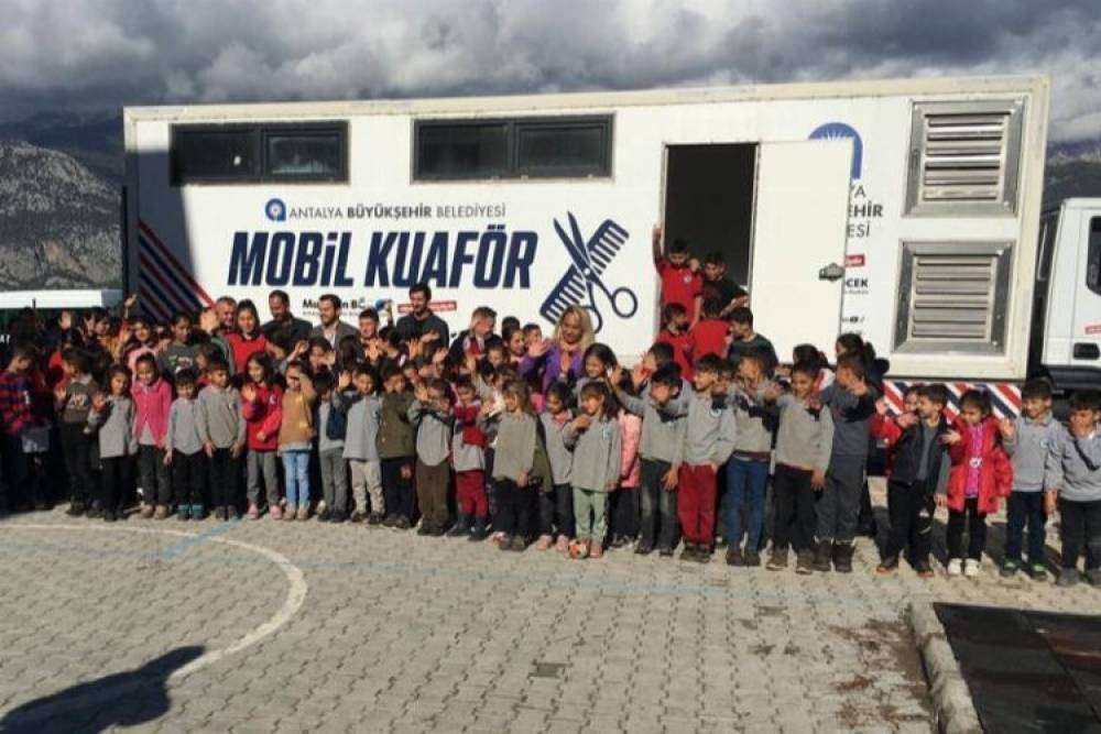 Mobil Kuaför ilçelerde 1658 vatandaşa hizmet verdi