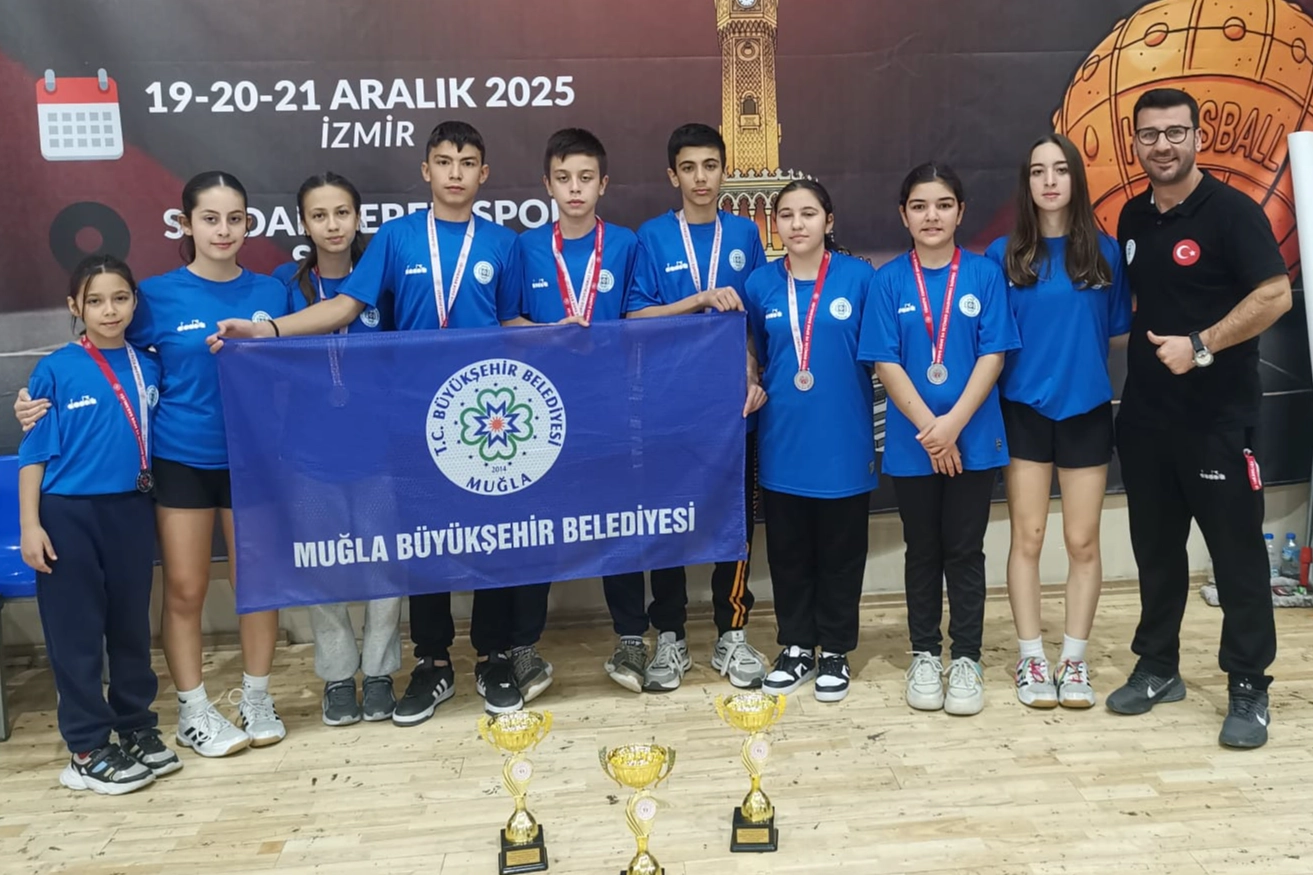 Muğlalı sporcular İzmir&rsquo;den 4 g&uuml;m&uuml;ş madalya ile d&ouml;nd&uuml;