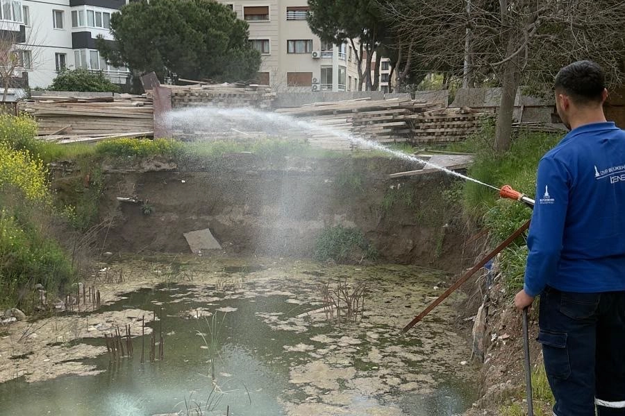 İzmir&rsquo;de sivrisineğe karşı dev m&uuml;cadele