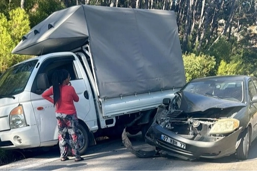 Antalya’da trafik kazası can aldı: Kalp hastası sürücü yaşamını yitirdi
