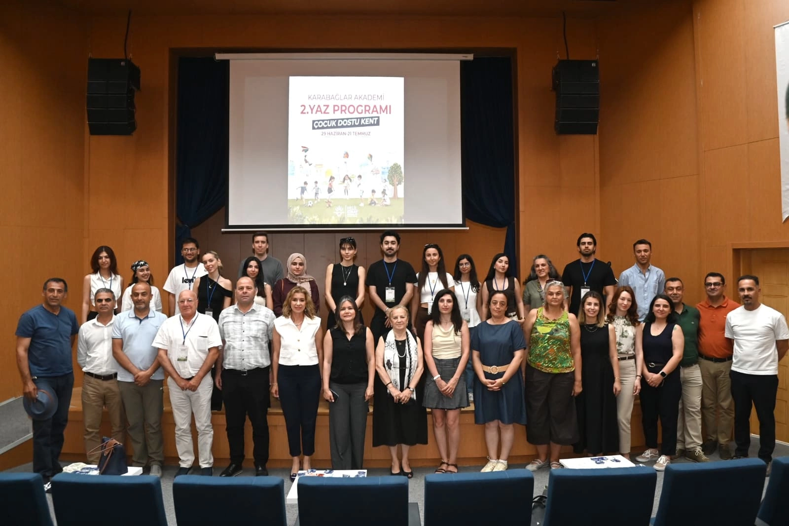 İzmir'de 'Karabağlar Akademi&rsquo;nin ikinci yaz programı başladı