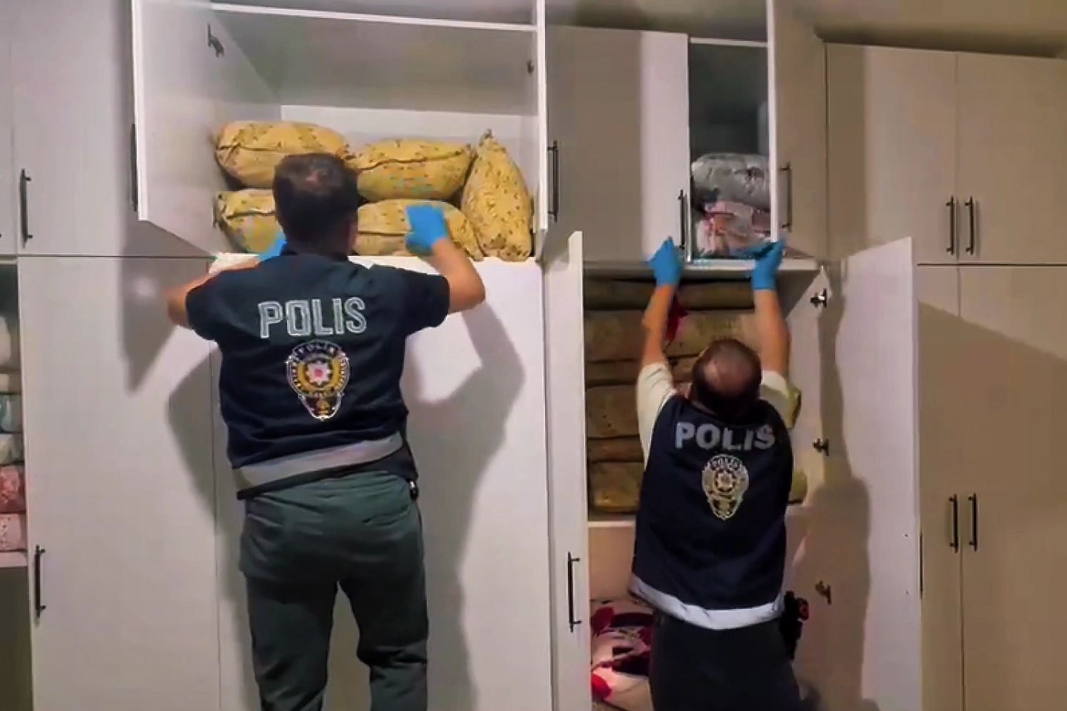 Şanlıurfa merkezli 11 ilde dev narkotik operasyonu! 35 su&ccedil; &ouml;rg&uuml;t&uuml; &ccedil;&ouml;kertildi