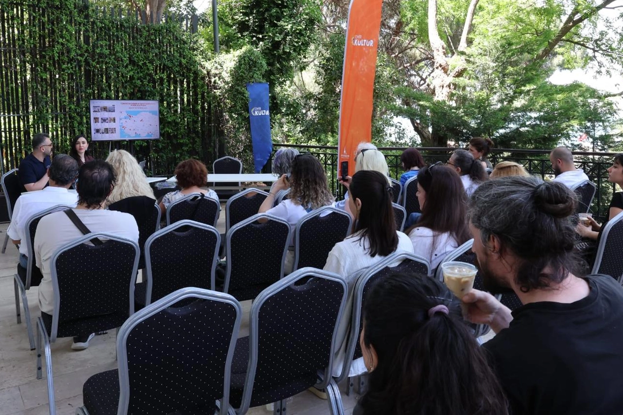 İzmir Şato&rsquo;da &ldquo;Şehrin Panoları&rdquo; hayat buldu
