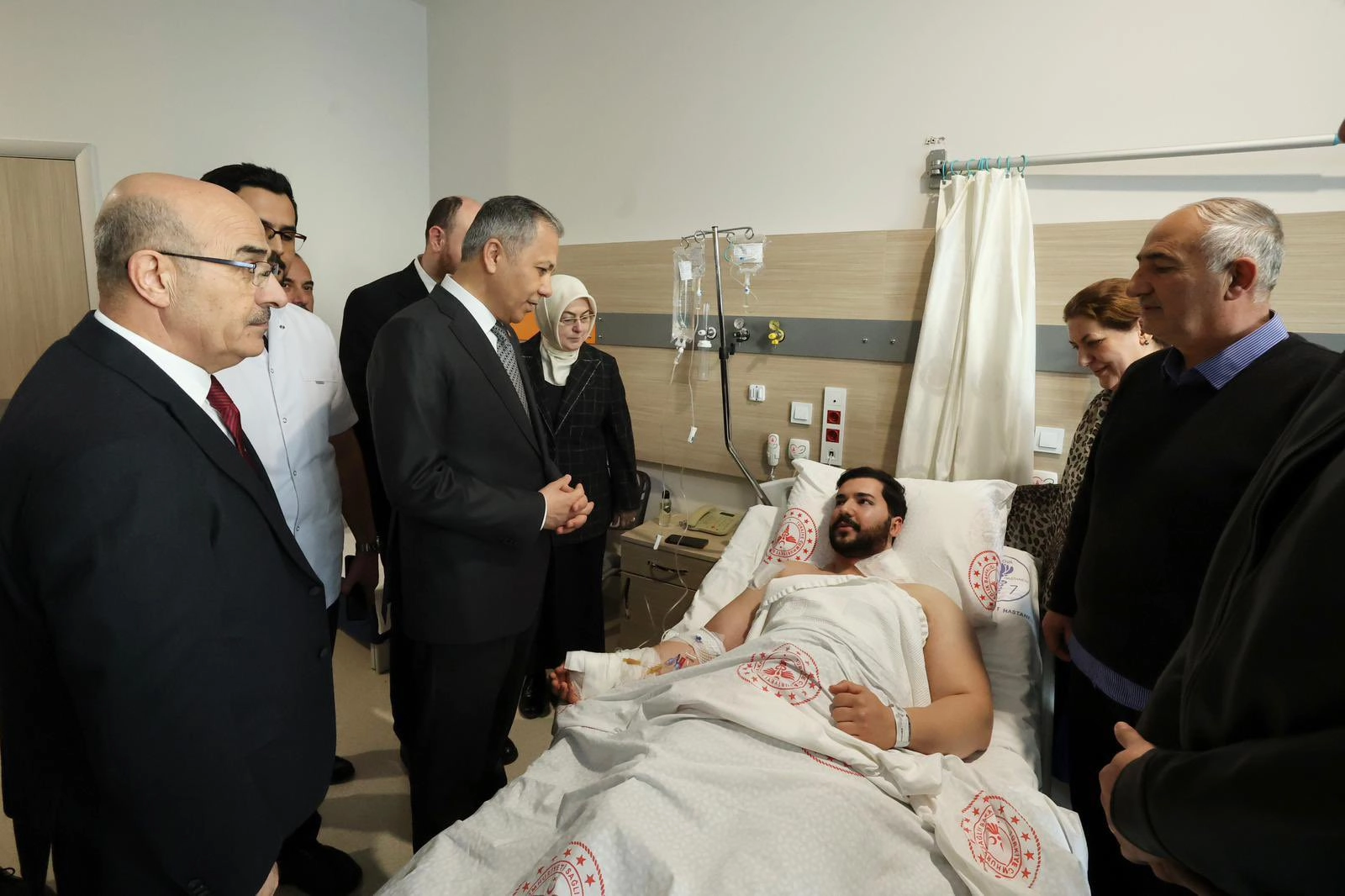 Bakan Yerlikaya&rsquo;dan Yalova&rsquo;daki yaralı polislere ziyaret