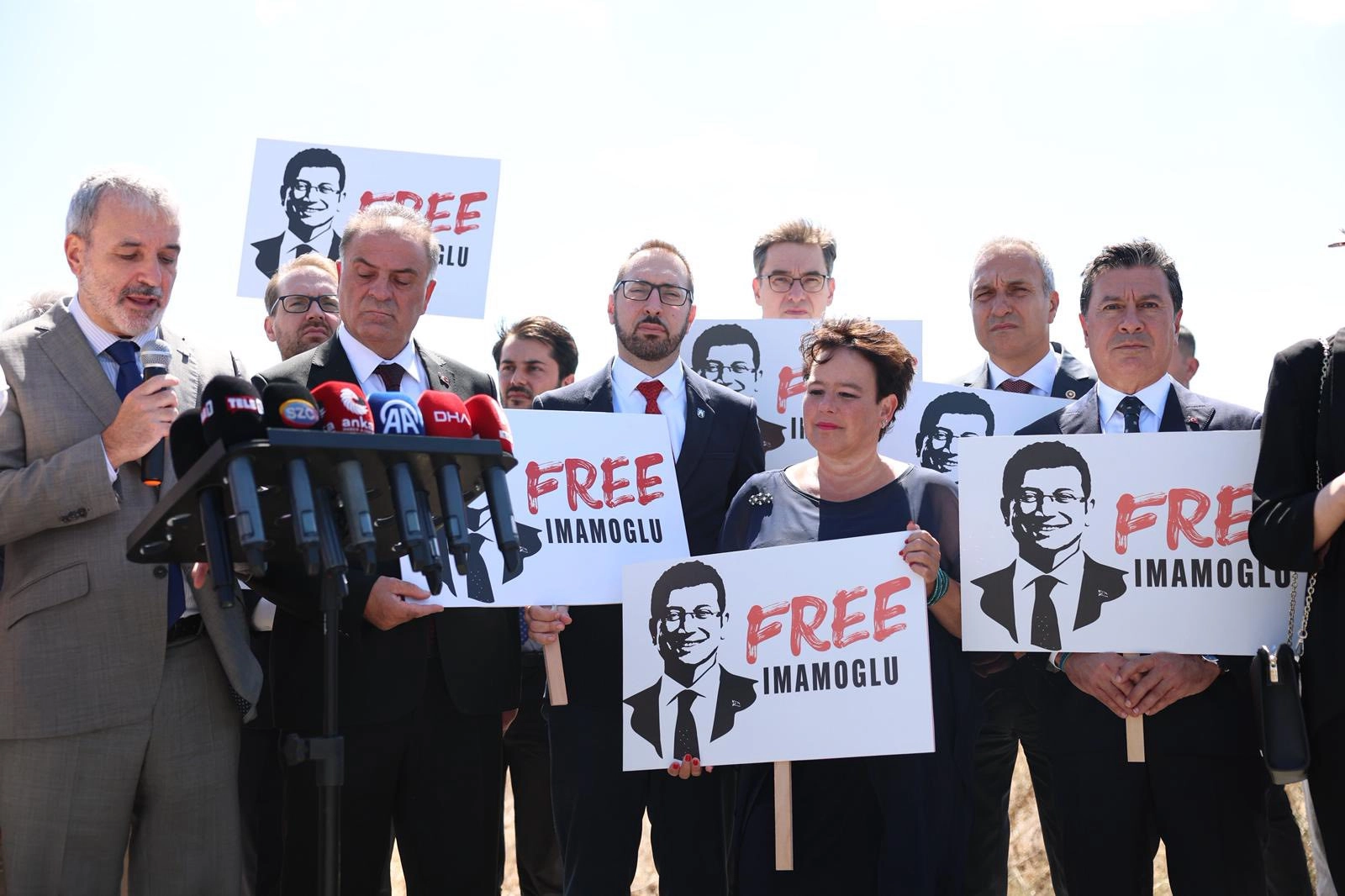 Eurocities ve B40 heyetinden İBB’ye ziyaret: İmamoğlu’na özgürlük mesajı