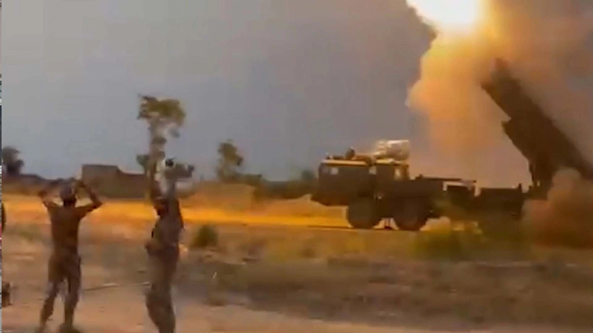 ABD, Caracas&rsquo;ı f&uuml;zelerle vurdu