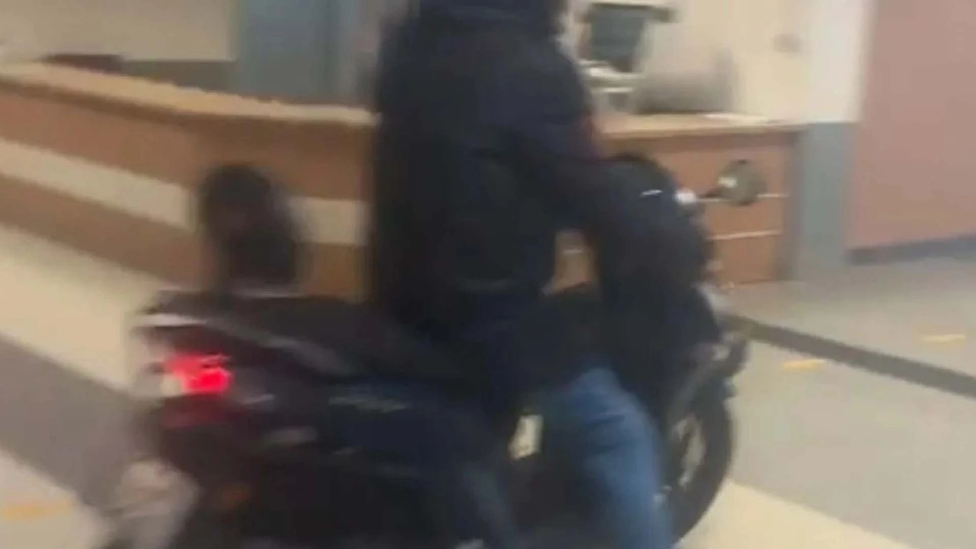 Aydın&rsquo;da acil servise motosikletle giren s&uuml;r&uuml;c&uuml; serbest bırakıldı