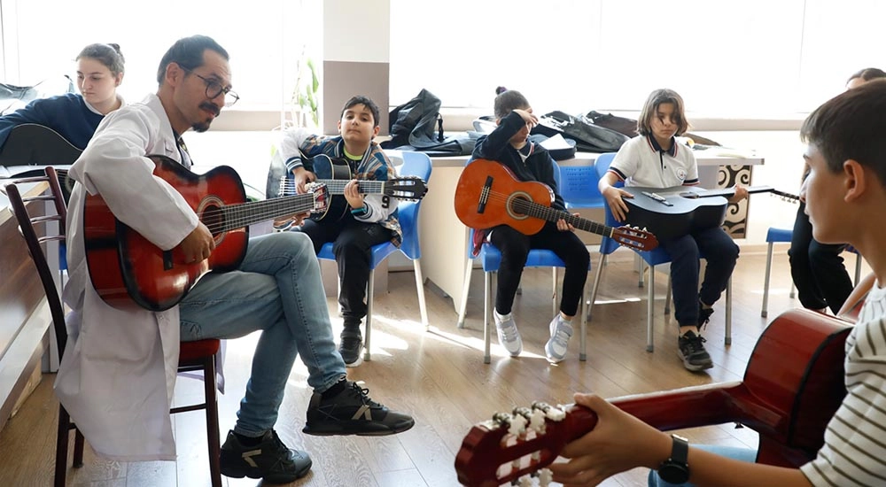 BAŞKAN ÇERÇİOĞLU’NDAN GELECEĞİN SANATÇILARINA TAM DESTEK