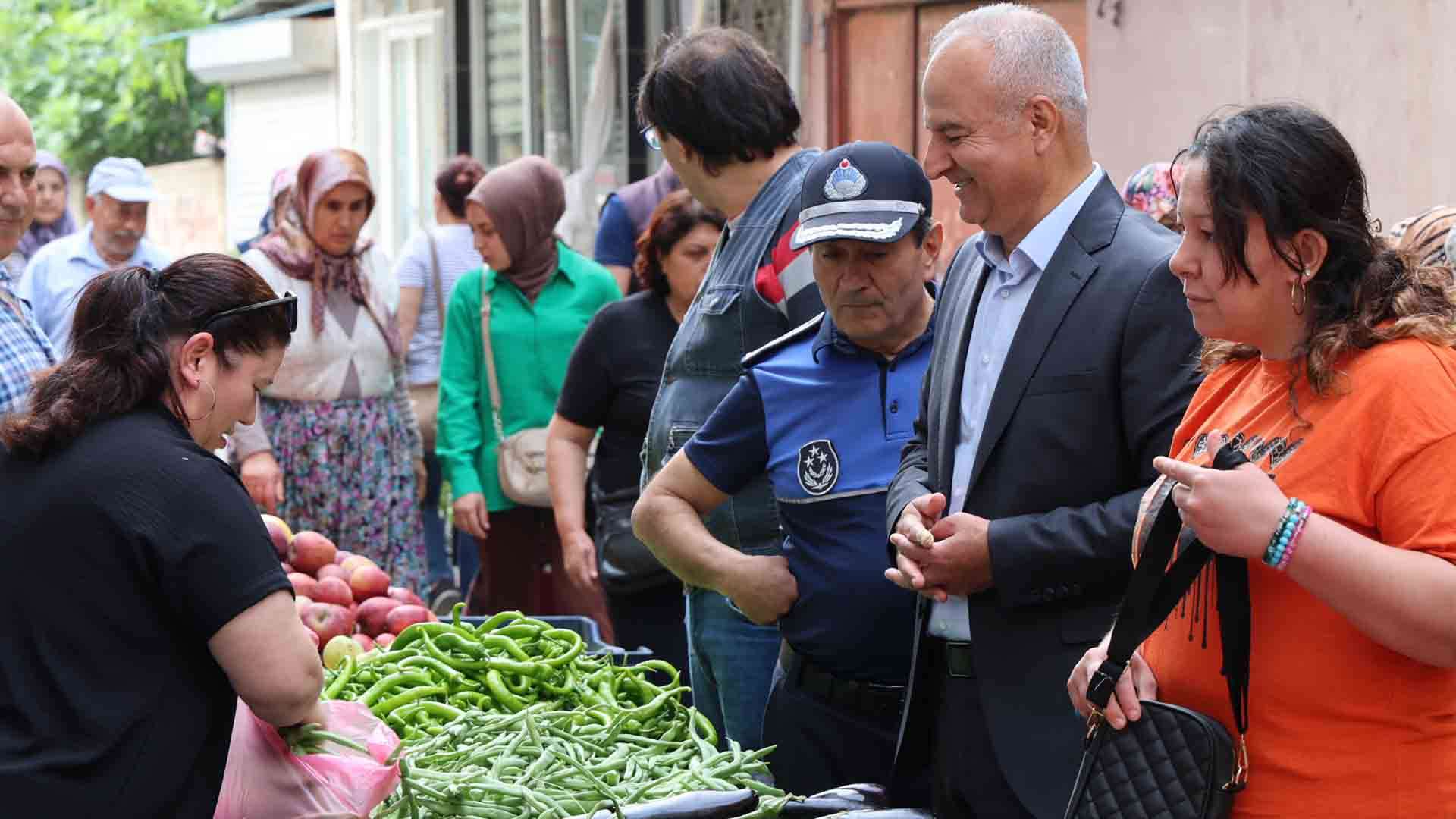 Başkan Kıvrak, pazar yerlerini dolaştı