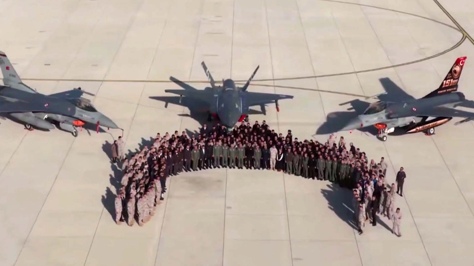 Bayraktar KIZILELMA insansız savaş uçağıyla dünyada ilki başardı