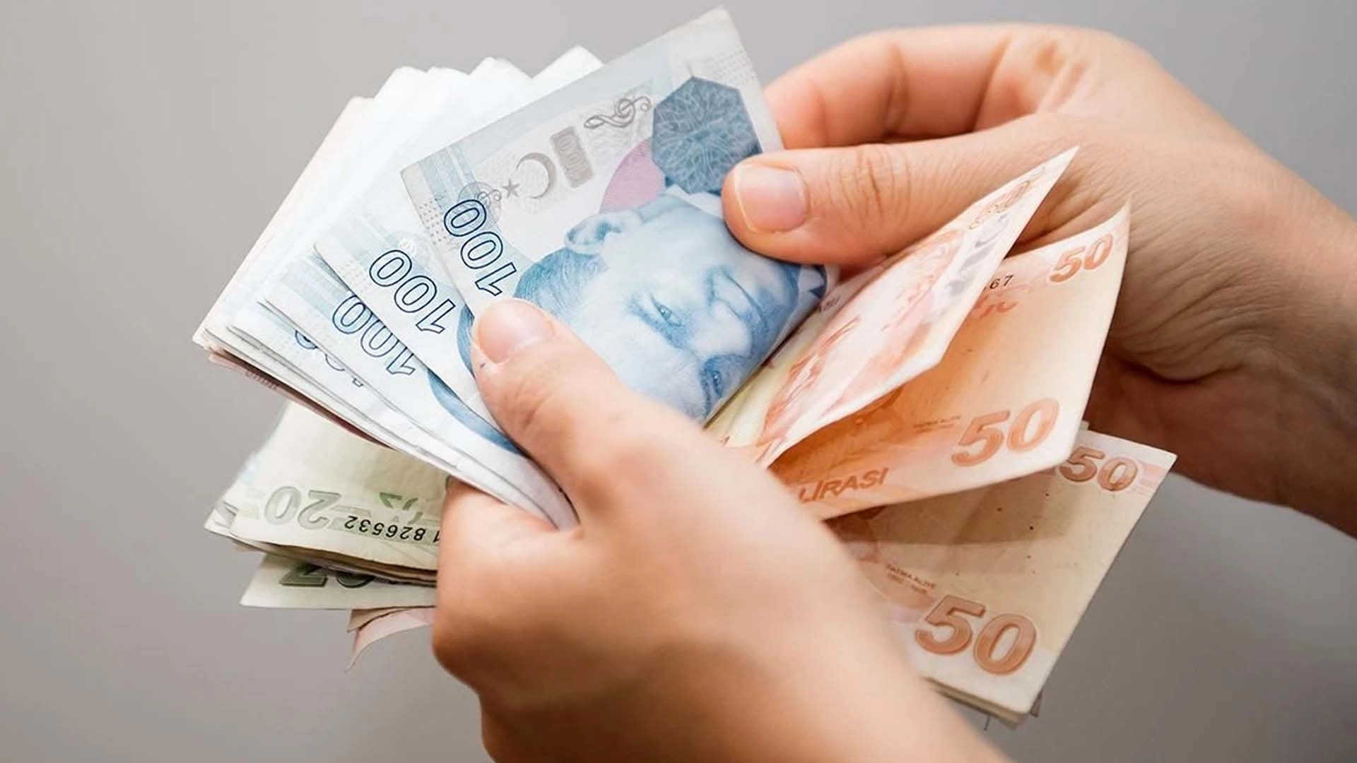 Bayram ikramiyesi değişiyor mu? D&uuml;ş&uuml;k gelirli emekliye 20 bin lira form&uuml;l&uuml;