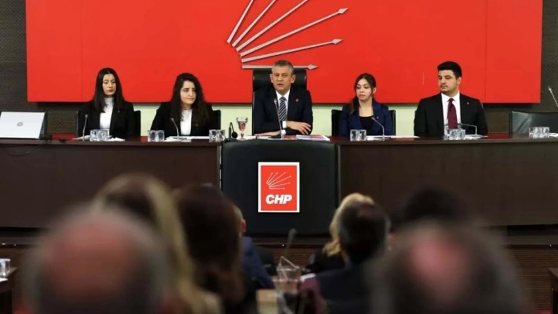 CHP’de yeni dönem: Özgür Özel ilk PM toplantısını gerçekleştirdi, yeni MYK onaylandı