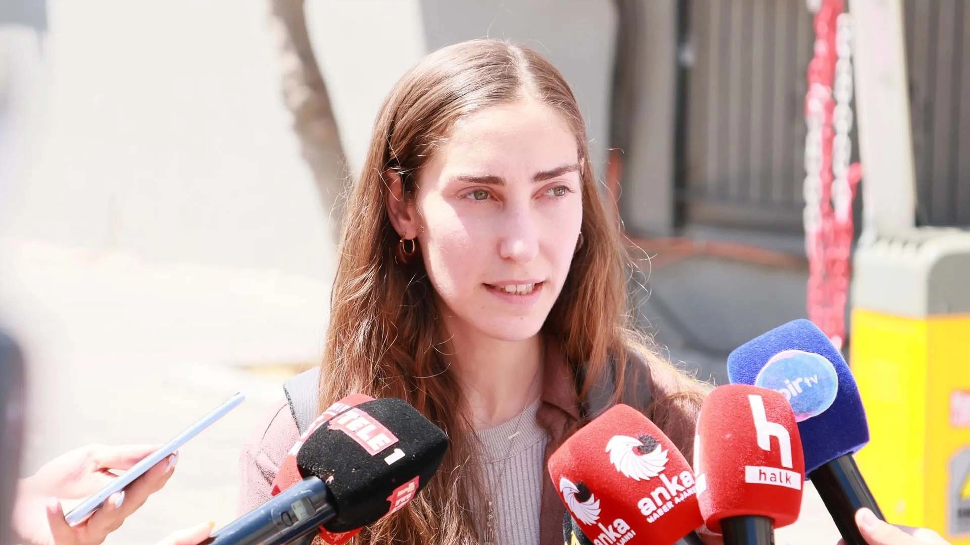 Defne Soyer&rsquo;den &ccedil;arpıcı savunma: Tun&ccedil; Soyer&rsquo;in tutukluluğu hukuki dayanağı yok