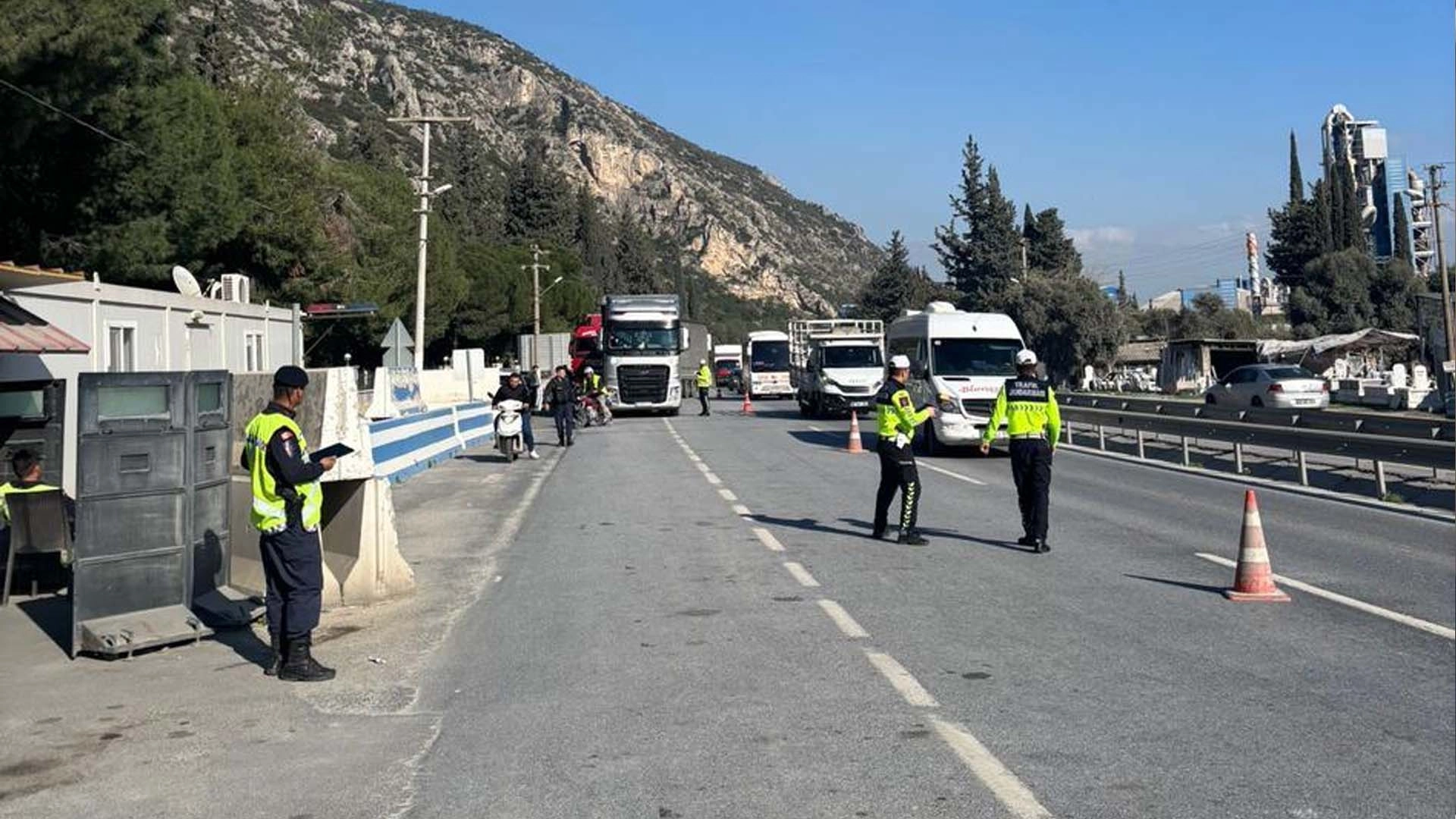Drone’lar havadan yakaladı: Aydın’da trafik ihlallerine ceza yağdı