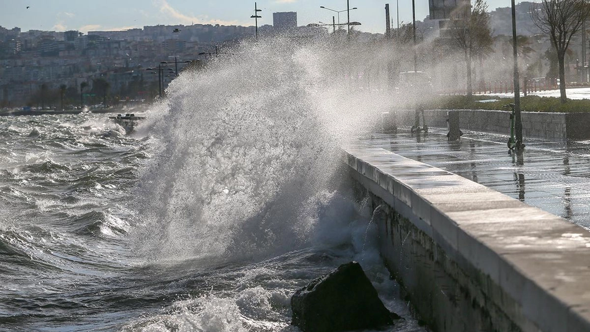 Ege Denizi&rsquo;nde fırtına alarmı: 8 kuvvetinde esecek