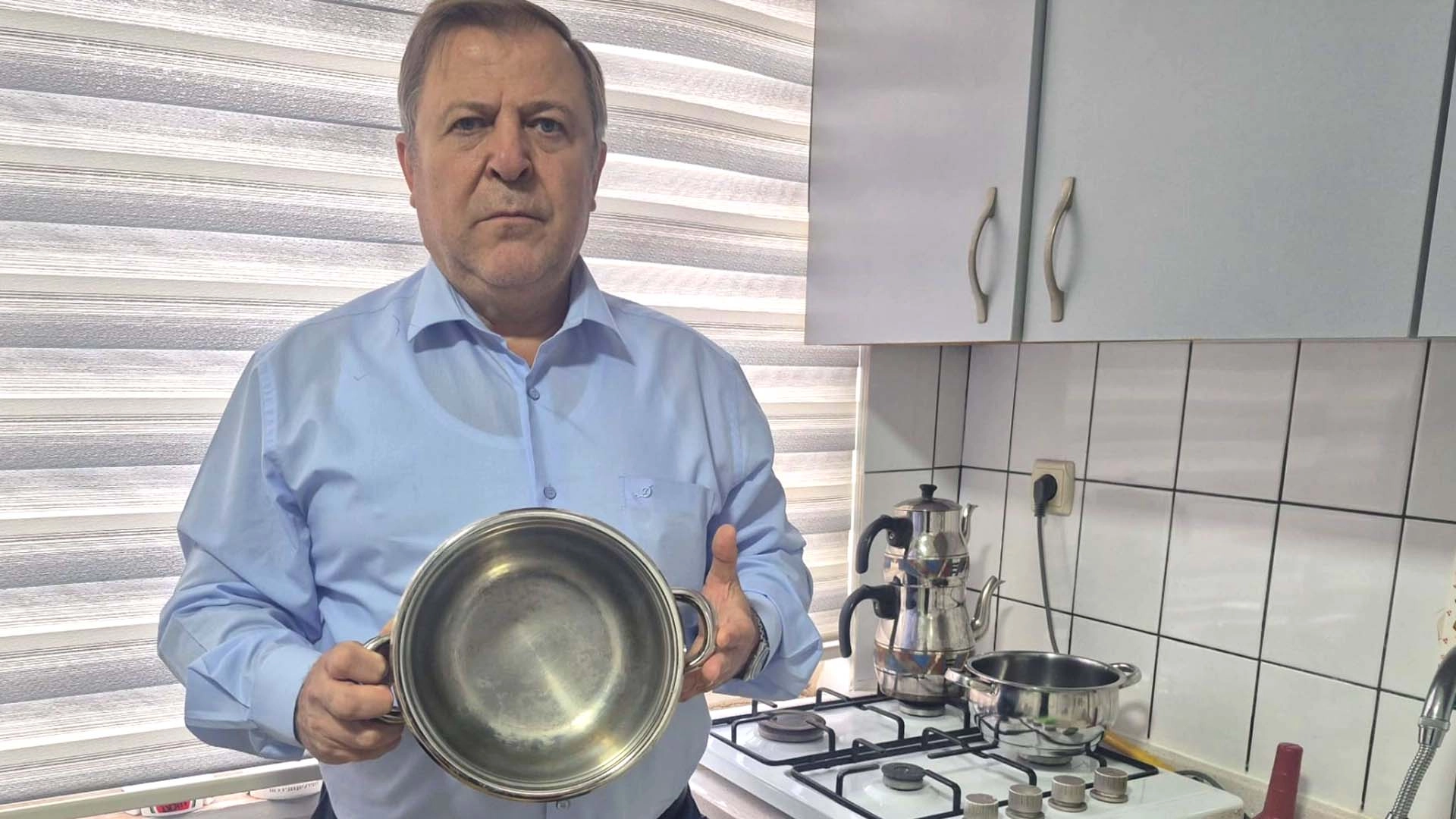 Emeklilerin hali i&ccedil;in tencereyi g&ouml;sterdi.... T&Uuml;ED Uludağ: Enflasyon kadar zam, sıfır zamdır!