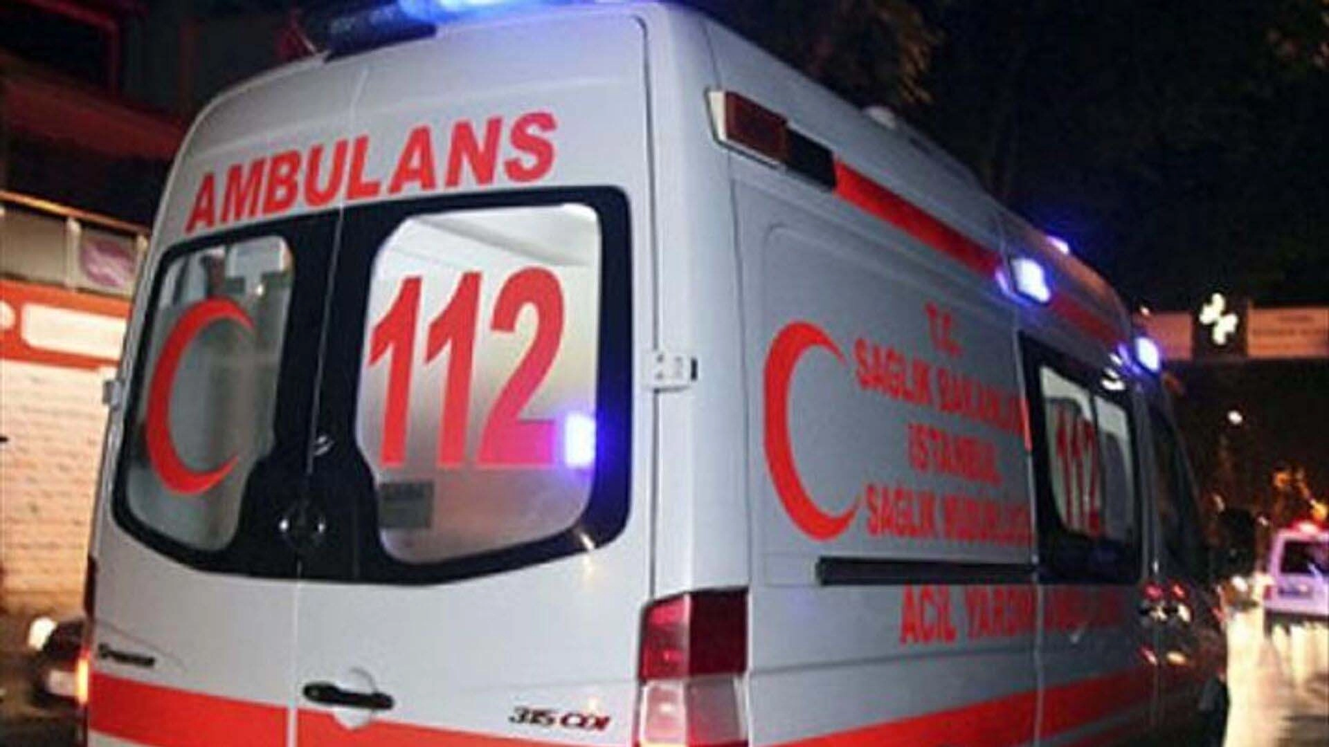Feci çarpışma sonrası aracın içinde mahsur kaldılar