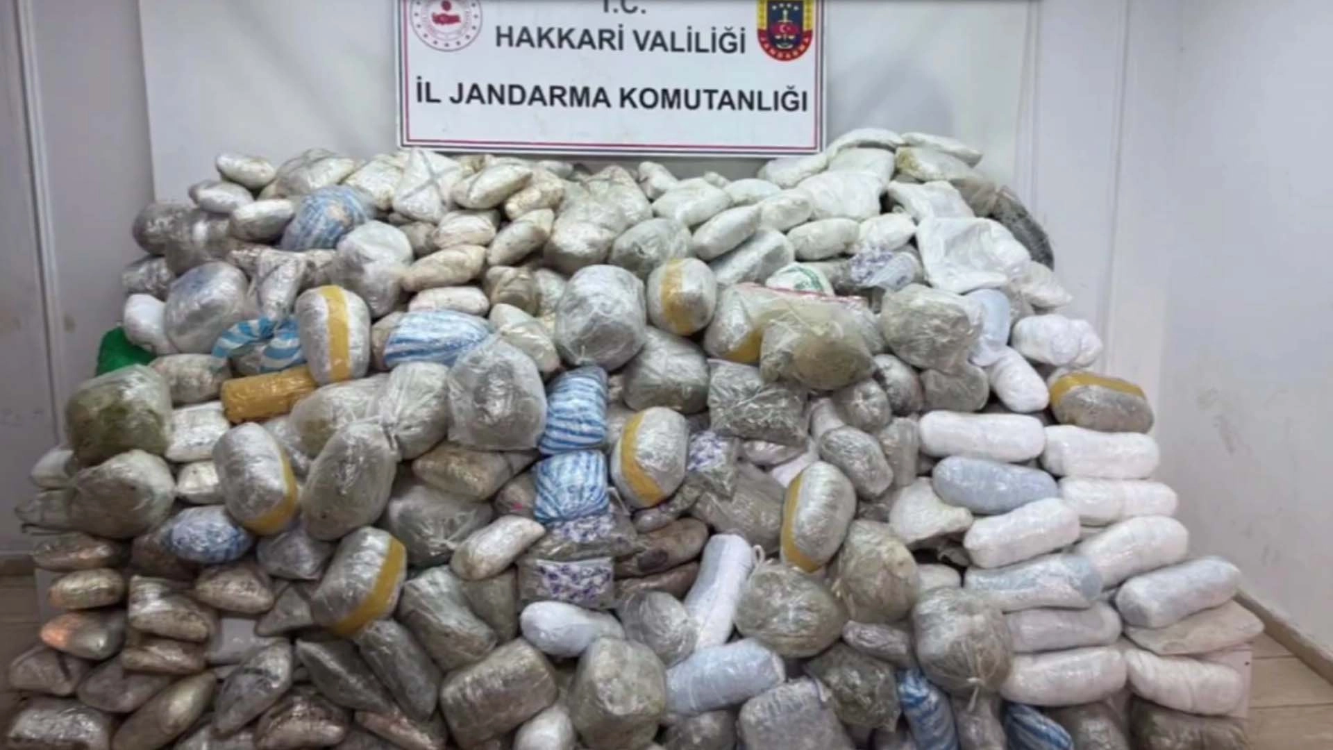 Hakkari'de dev uyuşturucu operasyonu! 348 kilo uyuşturucu ele ge&ccedil;irildi