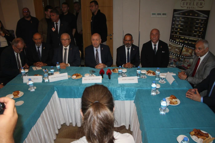 Özdağ: “Çerçioğlu’nun AK Parti’ye geçişi siyasetin doğasına aykırı”