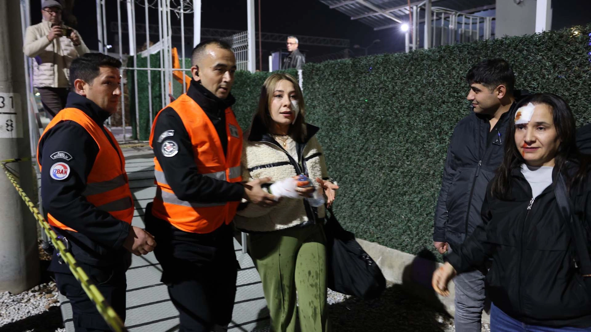 İZBAN&rsquo;da ger&ccedil;eğini aratmayan deprem tatbikatı