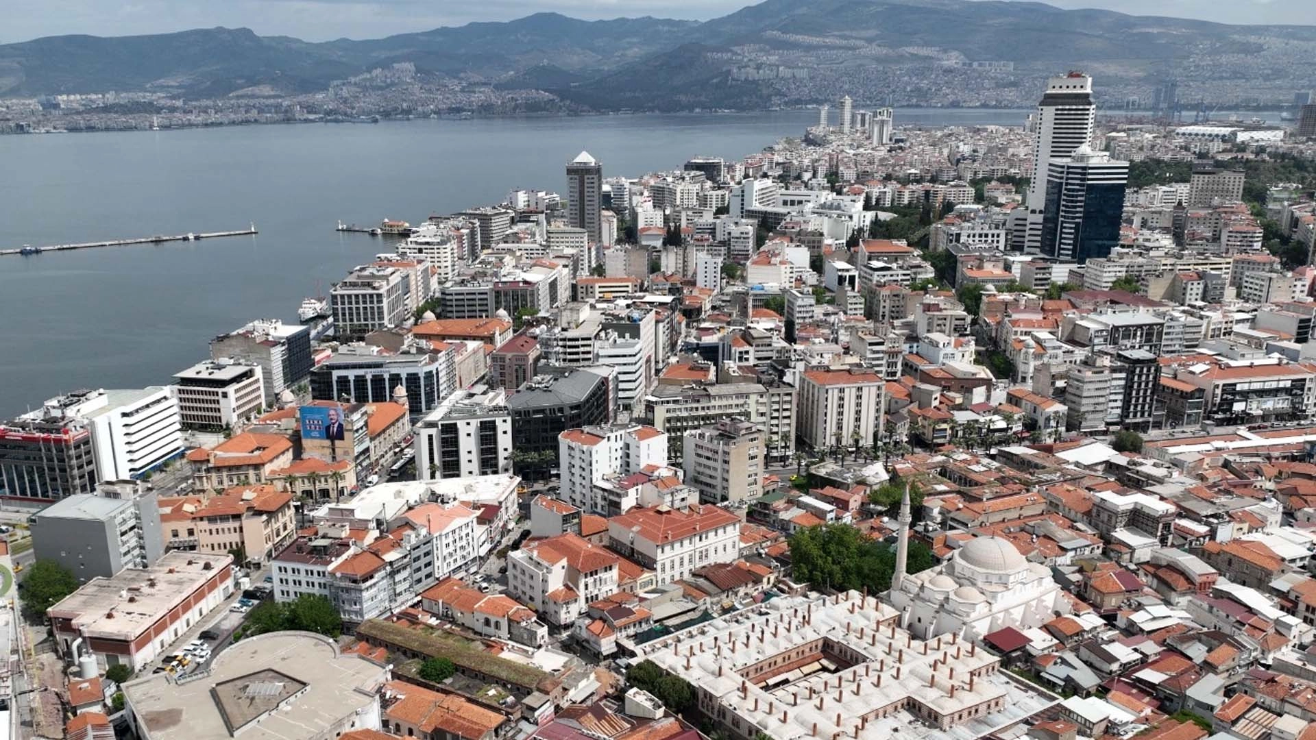 İzmir&rsquo;de kiralar d&uuml;ş&uuml;şe ge&ccedil;ti: Konut seferberliği etkisini g&ouml;sterdi