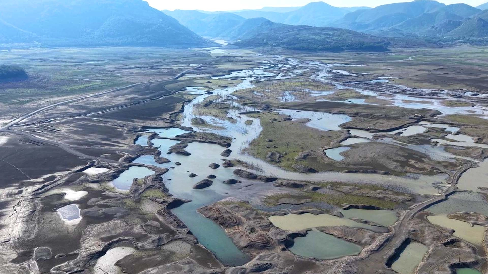 İzmir'de susuzluğa karşı &uuml;&ccedil; aşamalı plan