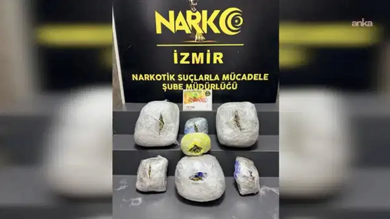 İzmir'de uyuşturucu operasyonu! Durdurulan ara&ccedil;tan servet &ccedil;ıktı